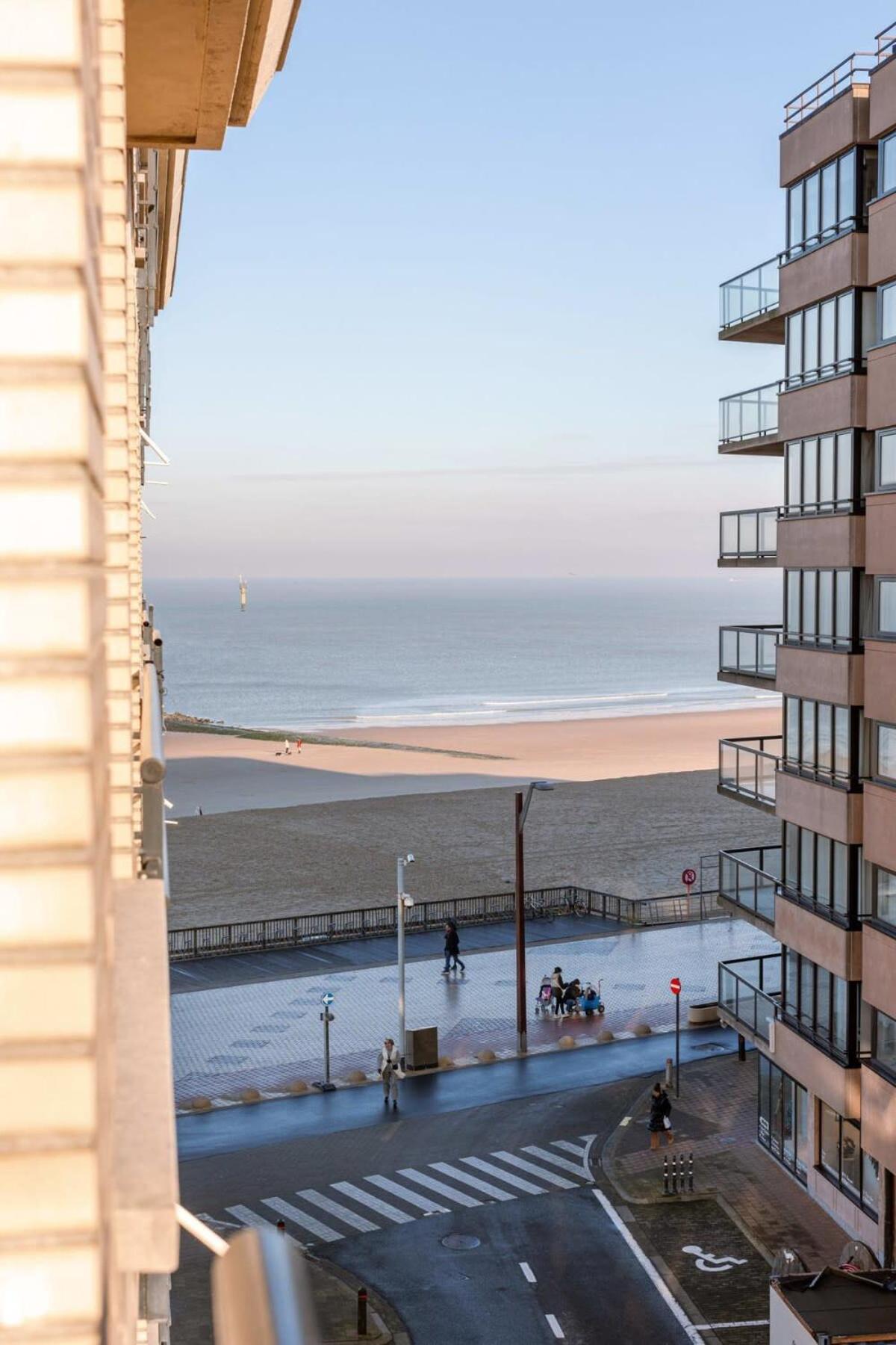 Huswell - Beautiful And Spacious Studio With Side Seaview Knokke-Heist Exterior photo